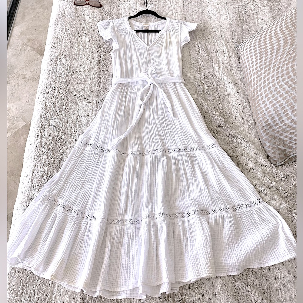 Beautiful flowy white tie dress (with pockets) perfect for spring/summer- Medium